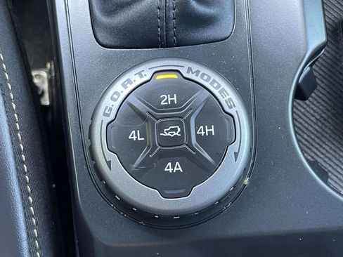 Used 2025 Ford Bronco Badlands AWD/4WD image 39