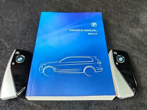 Used 2025 BMW X7 xDrive40i w/ M Sport Package AWD/4WD image 65