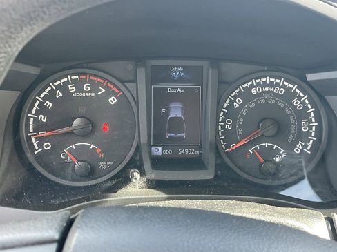 Used 2020 Toyota Tacoma SR image 7