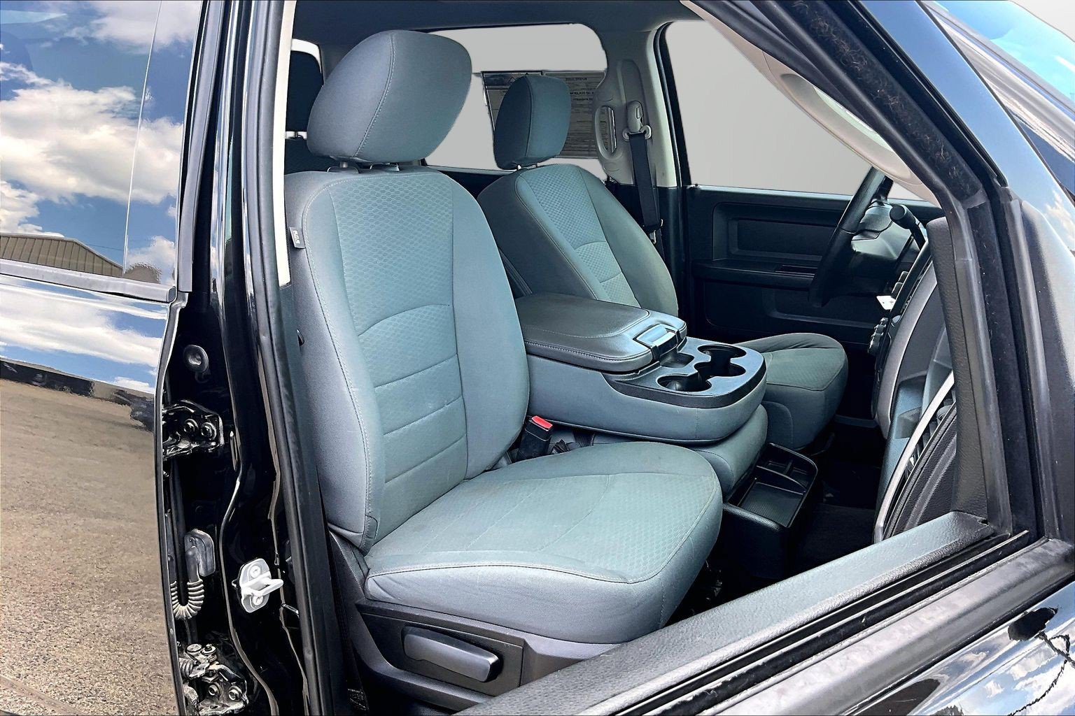 Used 2017 RAM 2500 Tradesman w/ Chrome Appearance Group AWD/4WD image 7