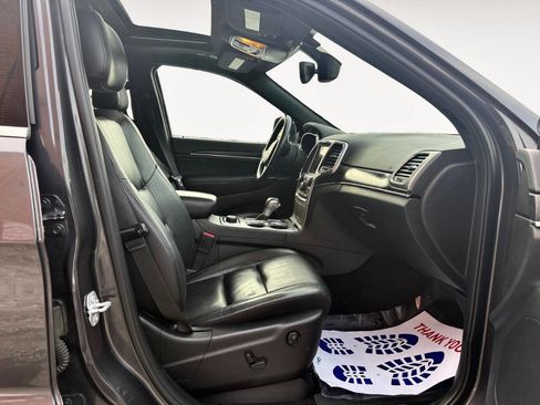 Used 2018 Jeep Grand Cherokee Limited image 14
