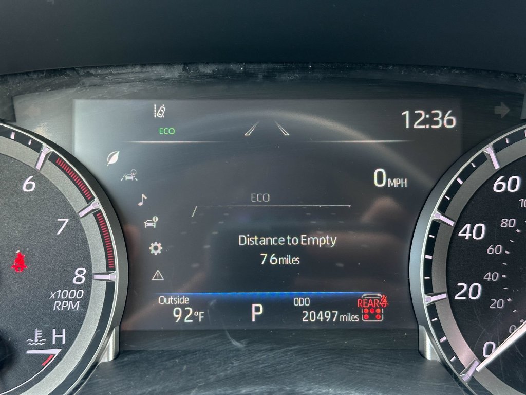 Certified 2025 Toyota Highlander XLE FWD image 31