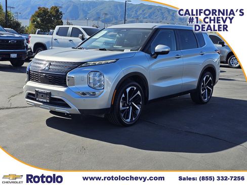 Used 2024 Mitsubishi Outlander SE Black Edition AWD/4WD image 3