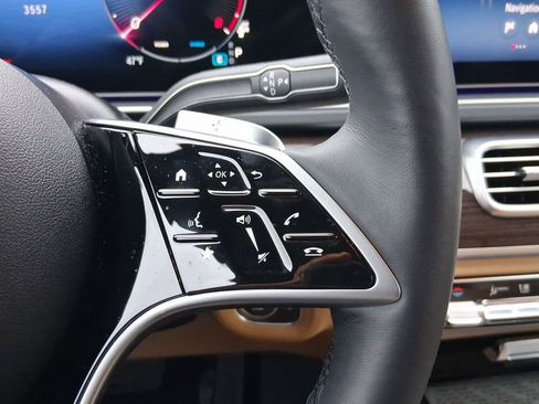 Used 2025 Mercedes-Benz GLS 450 4MATIC image 20