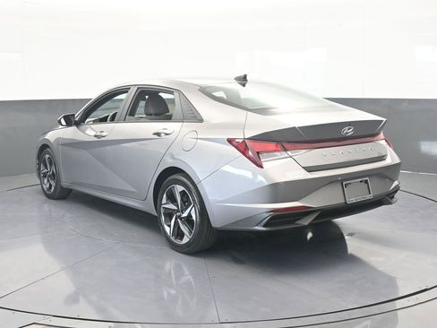 Used 2023 Hyundai Elantra SEL w/ Convenience Package image 4