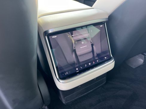 Used 2023 Tesla Model X AWD/4WD image 15