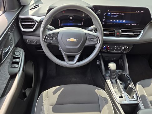 Used 2025 Chevrolet TrailBlazer LT FWD image 11