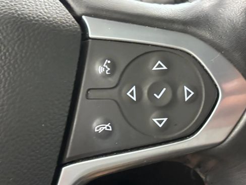 Used 2021 Chevrolet Traverse RS FWD image 46