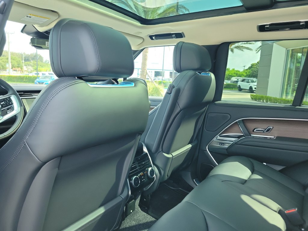 New 2026 Land Rover Range Rover SE AWD/4WD image 17