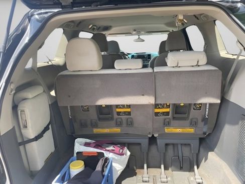 Used 2014 Toyota Sienna LE FWD image 15