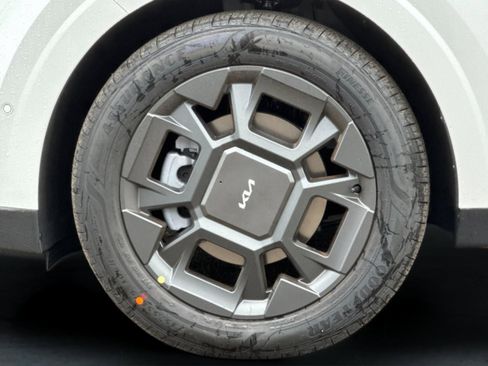 New 2026 Kia Carnival SX FWD image 26