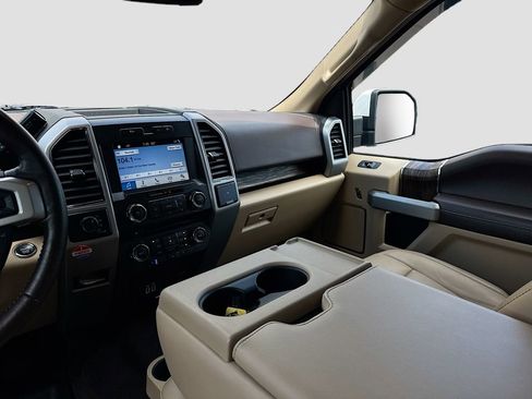 Used 2018 Ford F150 Lariat image 18