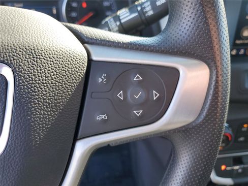 Used 2024 GMC Terrain SLE w/ Driver Convenience Package image 25