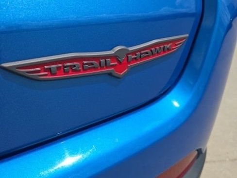 Used 2025 Jeep Compass Trailhawk AWD/4WD image 46