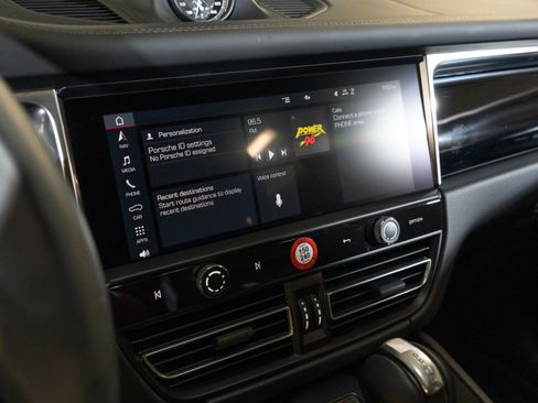 Certified 2026 Porsche Macan AWD/4WD image 24
