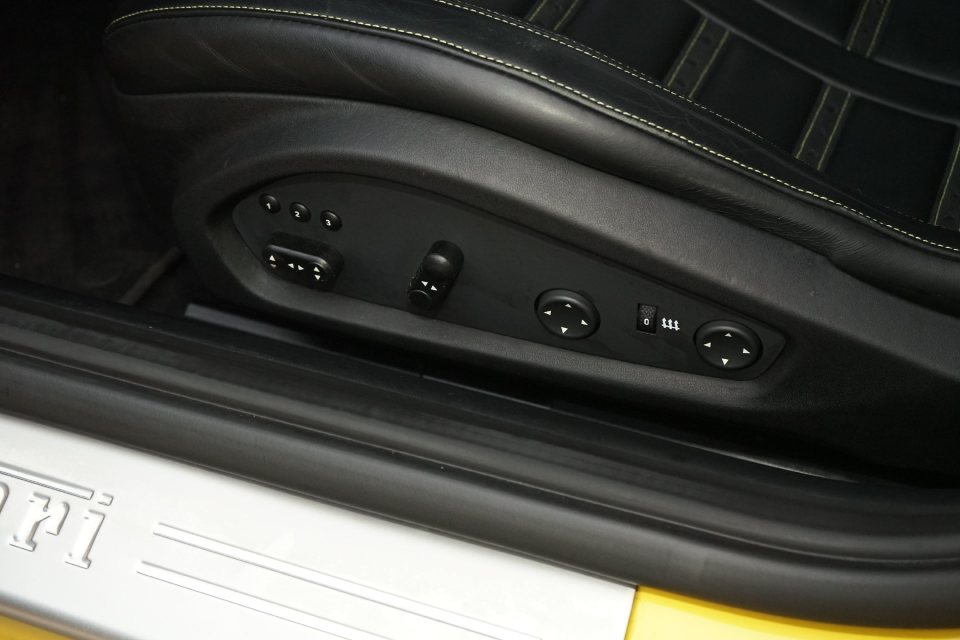 Used 2015 Ferrari F12 Berlinetta RWD image 21