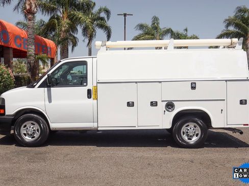 Used 2018 Chevrolet Express 3500 image 5