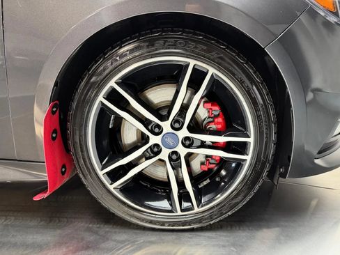 Used 2018 Ford Focus ST FWD image 7
