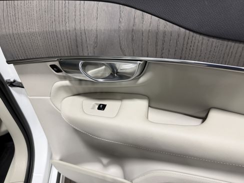 Used 2023 Volvo XC90 B5 Plus w/ Protection Package Premier image 25