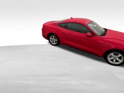 Used 2021 Ford Mustang Coupe image 9
