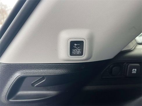 Certified 2023 Jeep Grand Cherokee Limited image 11