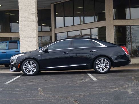 Used 2018 Cadillac XTS Luxury image 5
