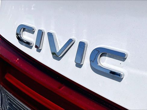 Used 2024 Honda Civic EX image 9
