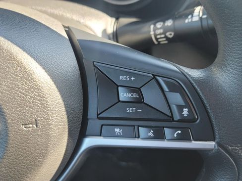 Used 2024 Nissan Sentra SV FWD image 31