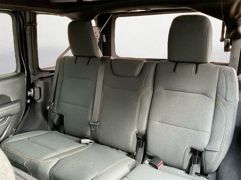 Used 2025 Jeep Wrangler Sport image 9