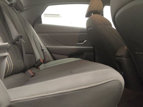 Used 2025 Hyundai Elantra SEL FWD image 19