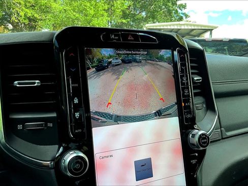 Used 2025 RAM 1500 Laramie image 25