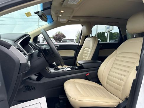 Used 2017 Ford Edge SEL w/ Equipment Group 201A FWD image 11