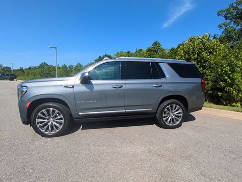 Used 2021 GMC Yukon Denali w/ Denali Ultimate Package AWD/4WD image 4