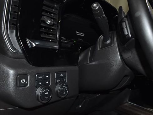 Used 2024 Chevrolet Silverado 1500 LT Trail Boss w/ Convenience Package II image 27