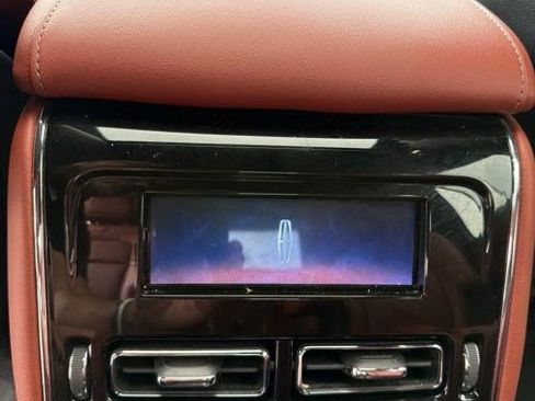 Used 2025 Lincoln Aviator Reserve w/ Equipment Group 201A AWD/4WD image 16