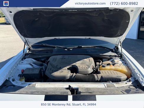 Used 2019 Dodge Challenger SXT image 31