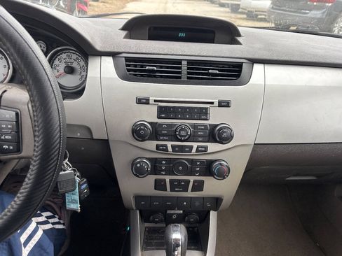 Used 2010 Ford Focus SES FWD image 15