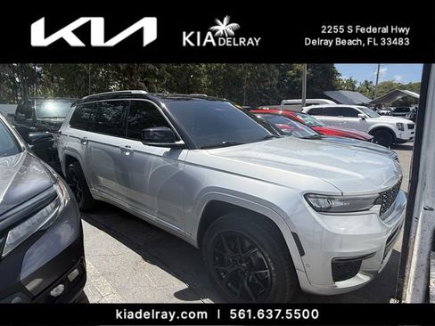 Used 2021 Jeep Grand Cherokee L Summit w/ Luxury Tech Group V AWD/4WD image 6
