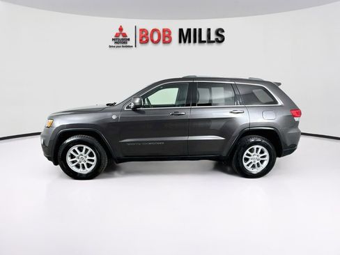 Used 2019 Jeep Grand Cherokee Laredo AWD/4WD image 4