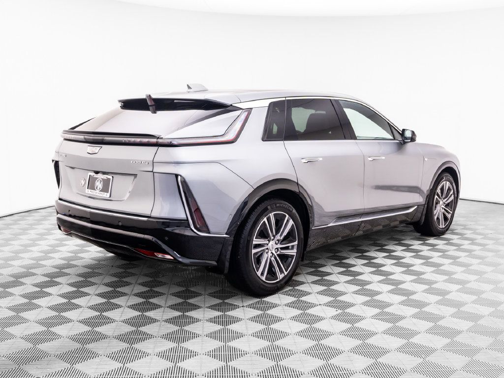 Used 2024 Cadillac Lyriq Luxury w/ LPO, Floor Liner Package AWD/4WD image 7