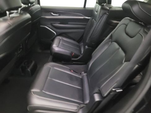 Used 2022 Jeep Grand Cherokee L Limited image 18