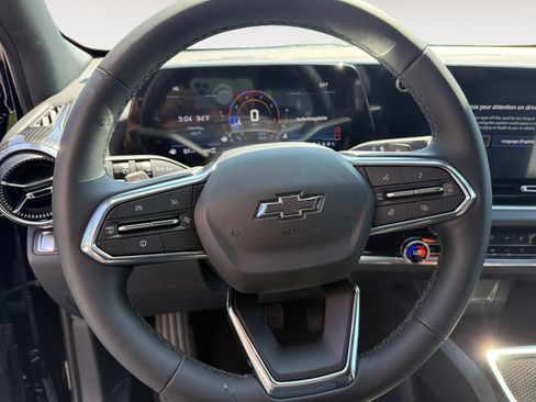 New 2026 Chevrolet Equinox LT w/ Convenience Package II AWD/4WD image 7
