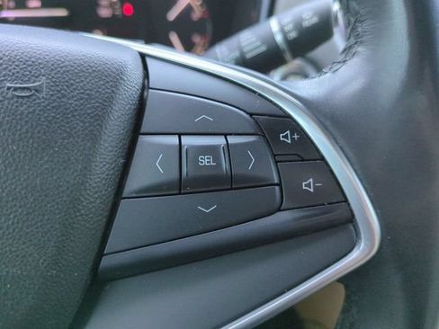 Used 2018 Cadillac XT5 FWD image 23