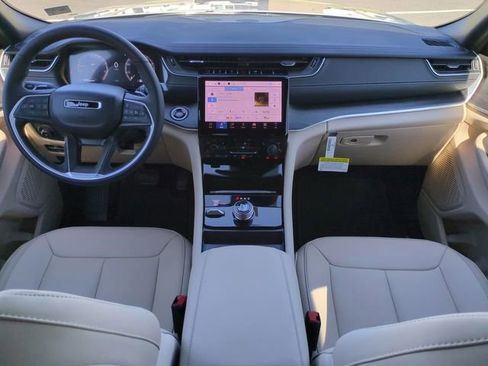 New 2025 Jeep Grand Cherokee Limited w/ Trailer Tow Package image 15