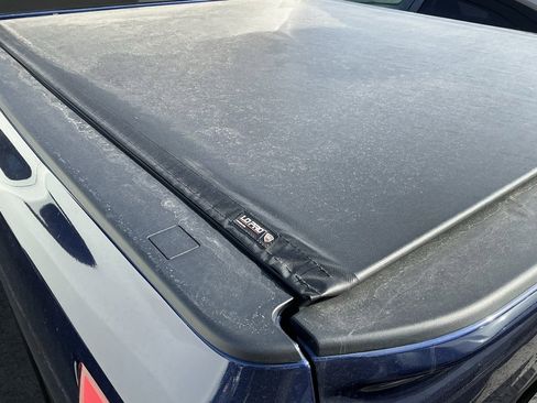 Used 2023 Nissan Titan SV w/ SV Convenience Package image 4