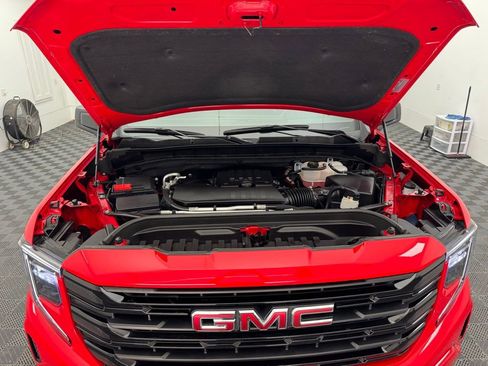 Used 2025 GMC Sierra 1500 Elevation image 14