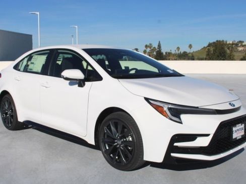 New 2026 Toyota Corolla SE image 2