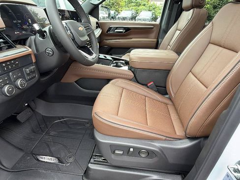 New 2026 Chevrolet Tahoe High Country w/ Sun And Tow Package AWD/4WD image 4