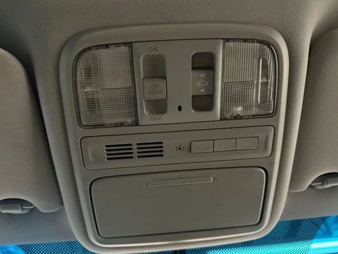 Used 2010 Honda Pilot Touring image 38