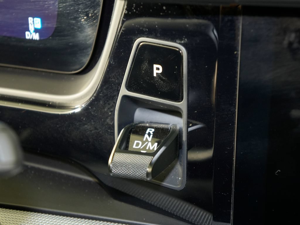 Certified 2024 Porsche Cayenne AWD/4WD image 31